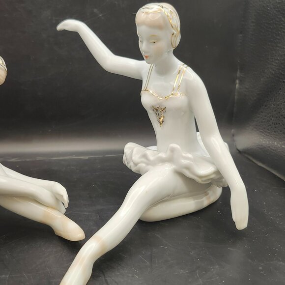 Vintage Pair Of Porcelain Ballerina Figurines White Gold Accents Victorian Style - Picture 7 of 14